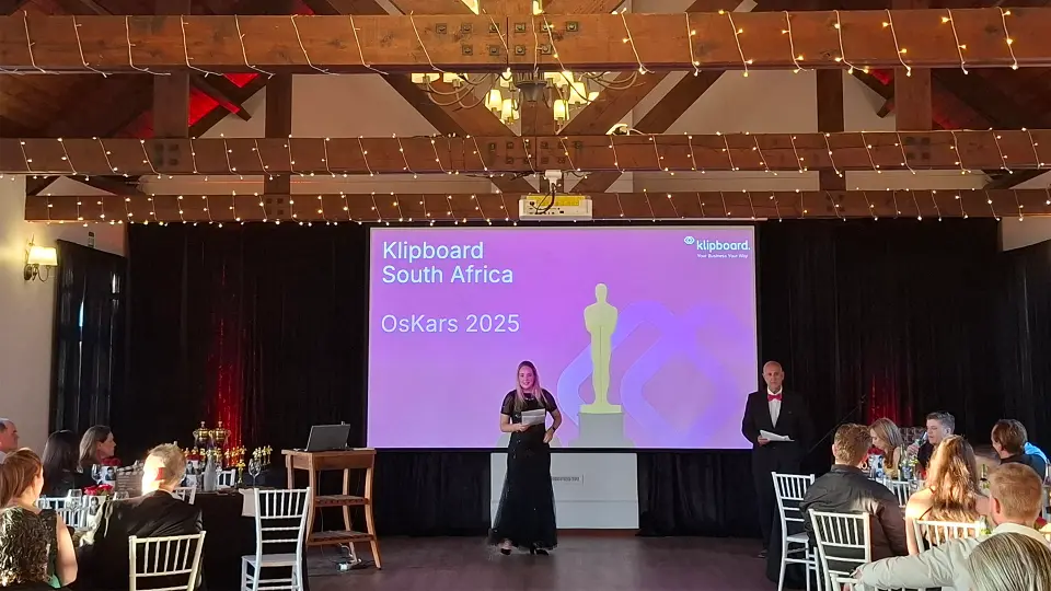 Projector and screen hire for corporate events by Audio Elite