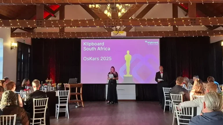 Projector and screen hire for presentation in Cape Town with high-quality projector and equipment provided by Audio Elite